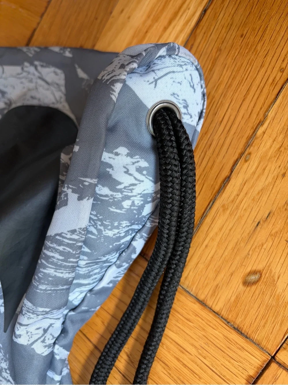 Nike Gray Camo Drawstring Gym Sack Back Pack. Nylon Lightweight. Soccer / School